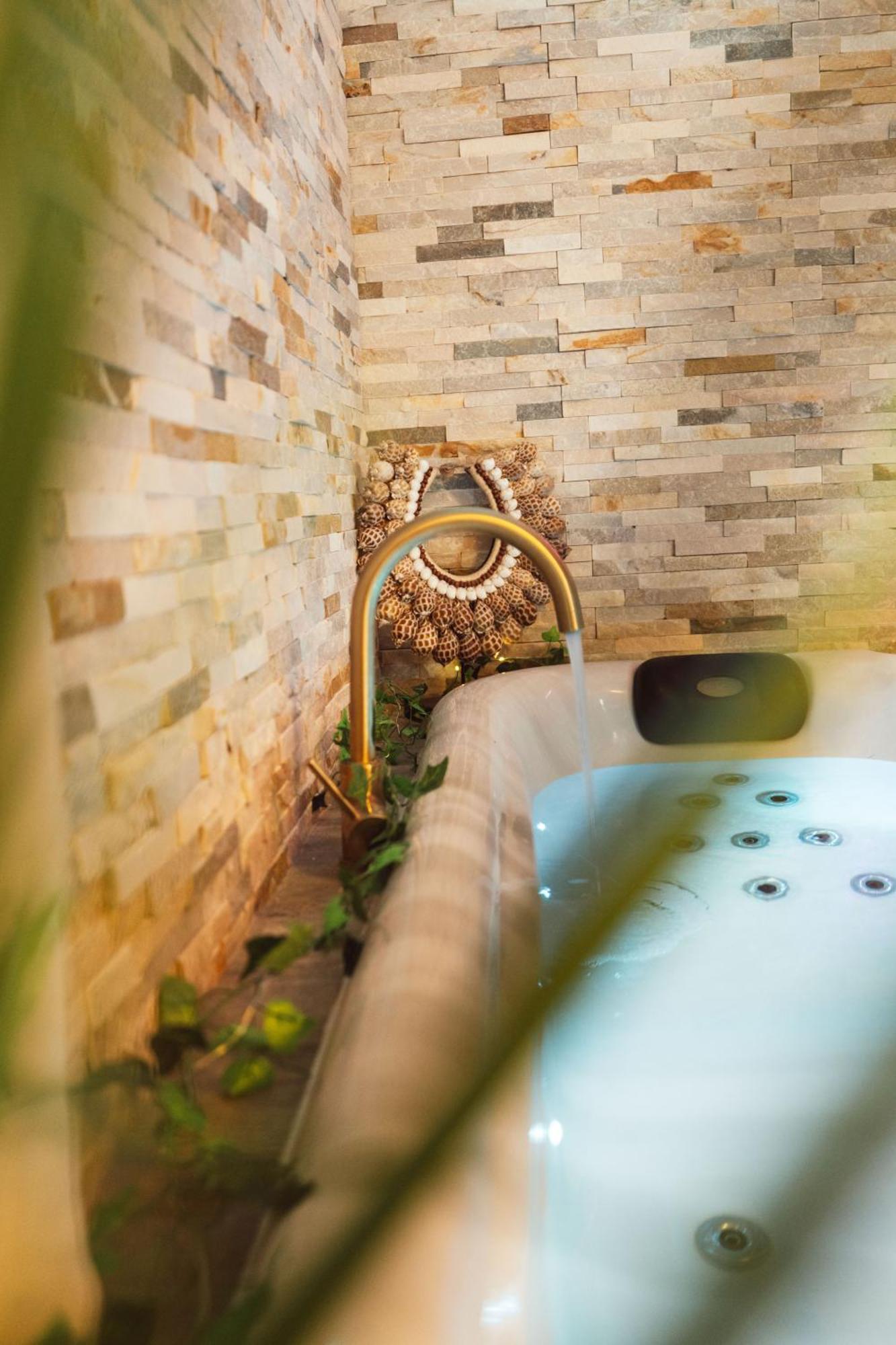 Suite And Spa La Perla Bianca Grabels 외부 사진